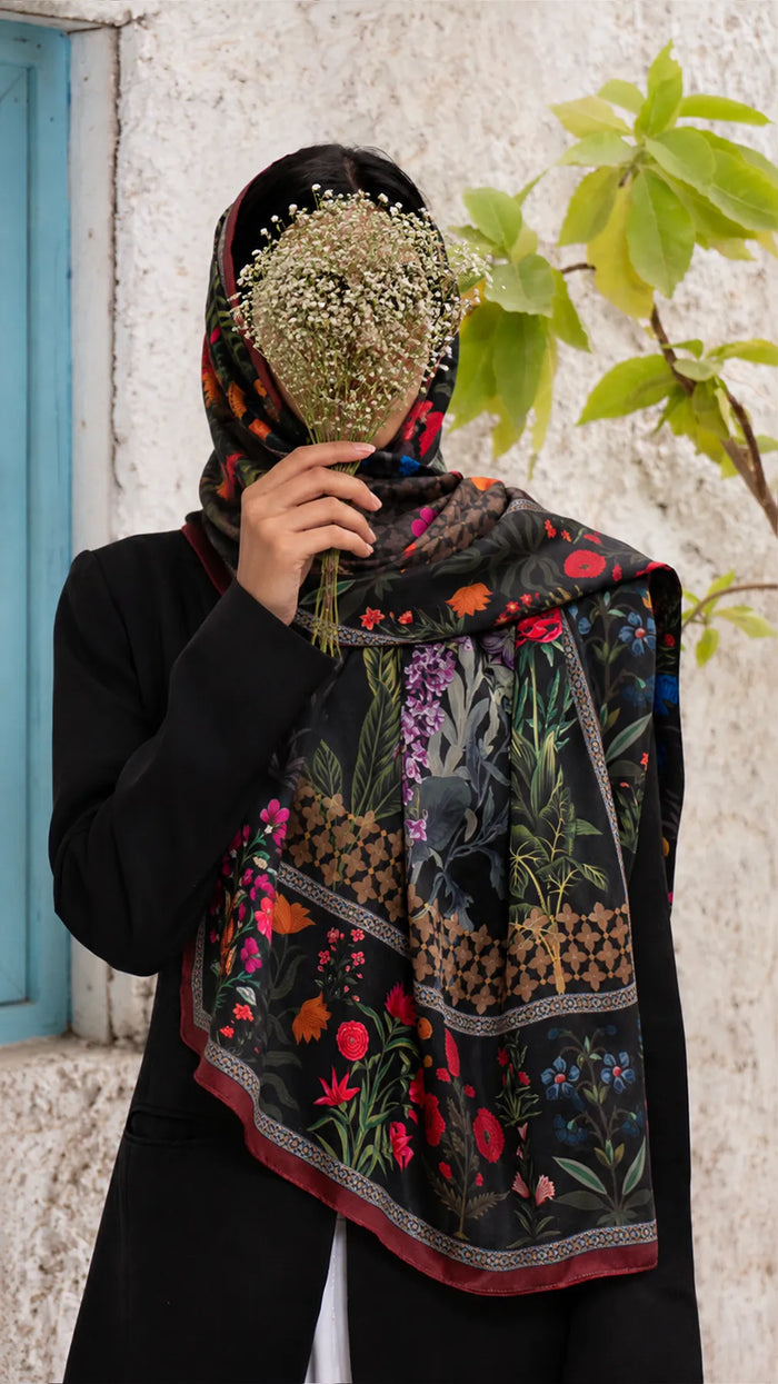 Noor (نور)